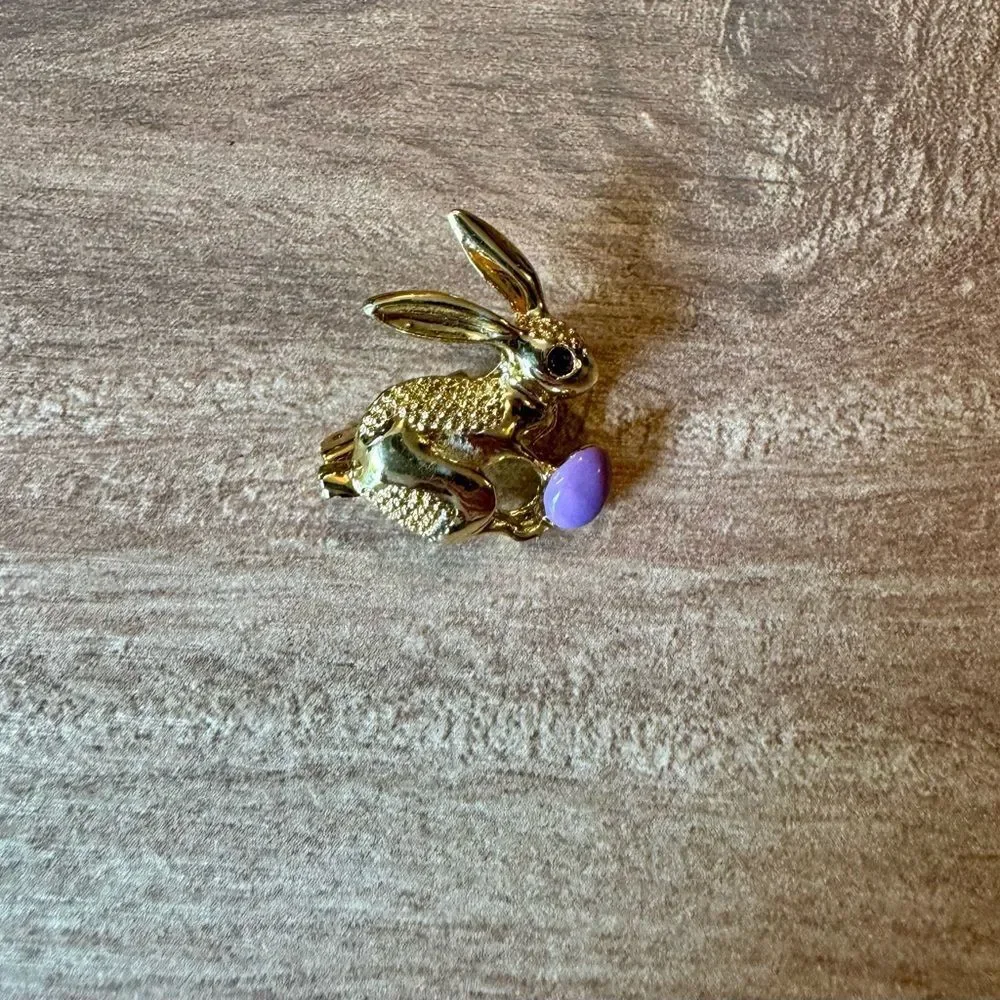 Easter Pin Bunny Rabbit Vintage w Purple Enameled Egg Gold Tone Collectibles